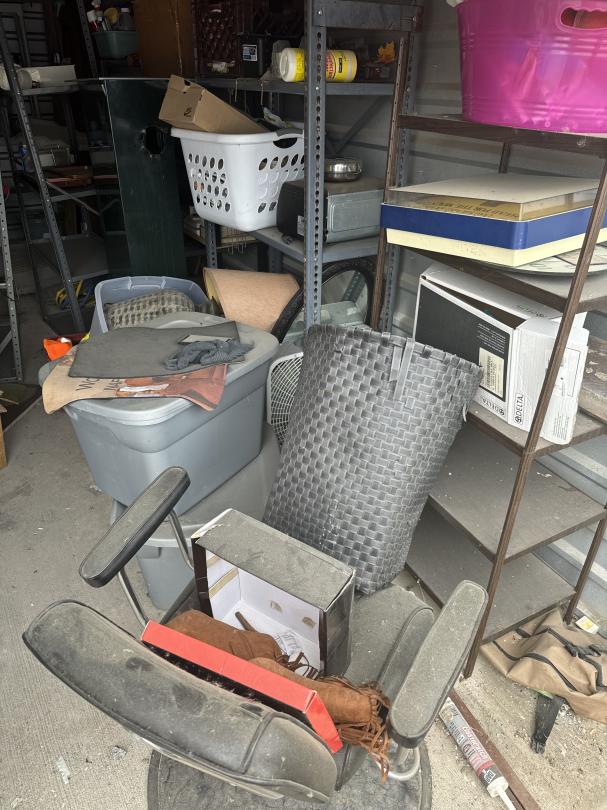 Storage Unit Auction in South Roxana, IL at Advantage SelfStorage
